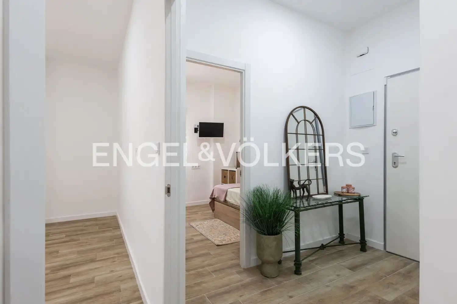 Flat for rent in Valencia  with Air Conditioner, Heating and Furnished