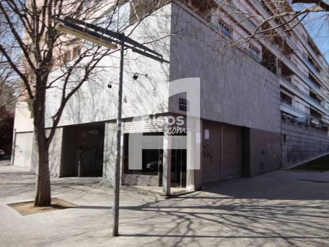 Local comercial en Venta en Carrer de Prat de la Riba en Vallparadís - Antic Poble de Sant Pere