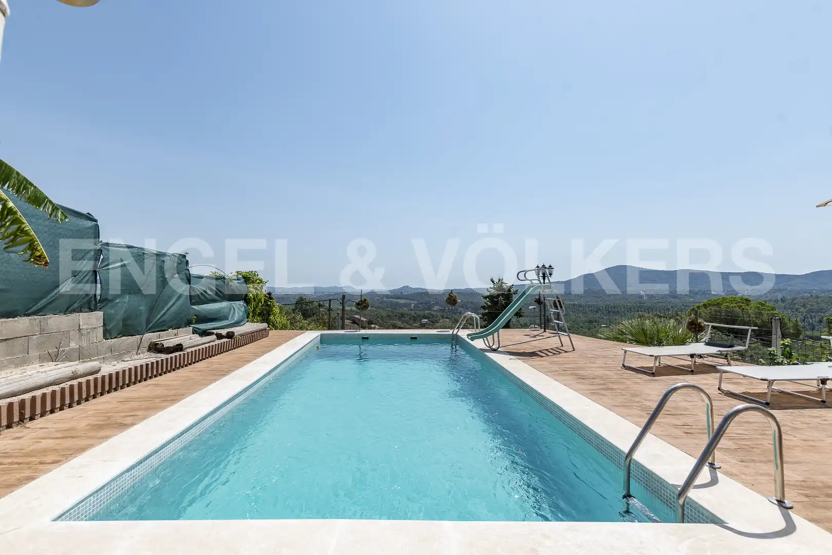 Piscina de Casa o xalet en venda en Tordera amb Aire condicionat, Calefacció i Jardí privat