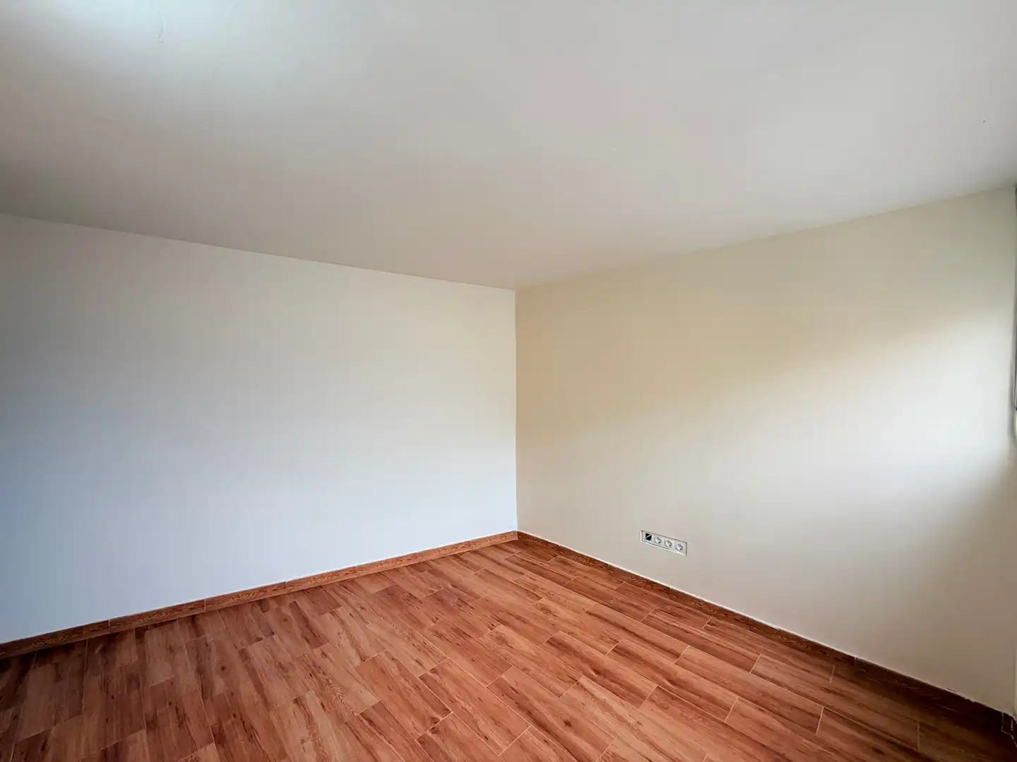 Bedroom of Office for rent in Marbella  with Air Conditioner and Balcony