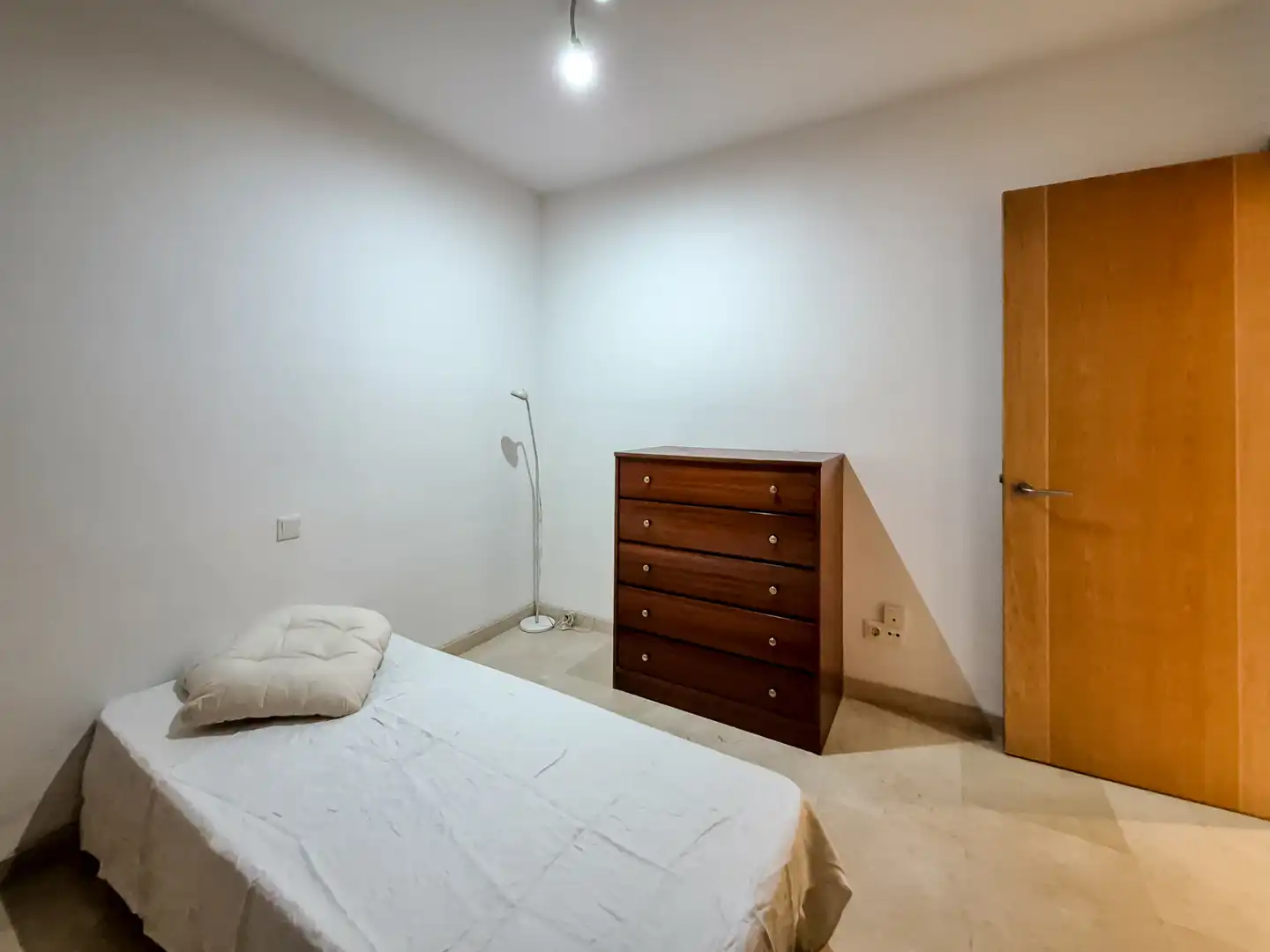 Dormitori de Pis en venda en Las Palmas de Gran Canaria amb Terrassa, Traster i Moblat