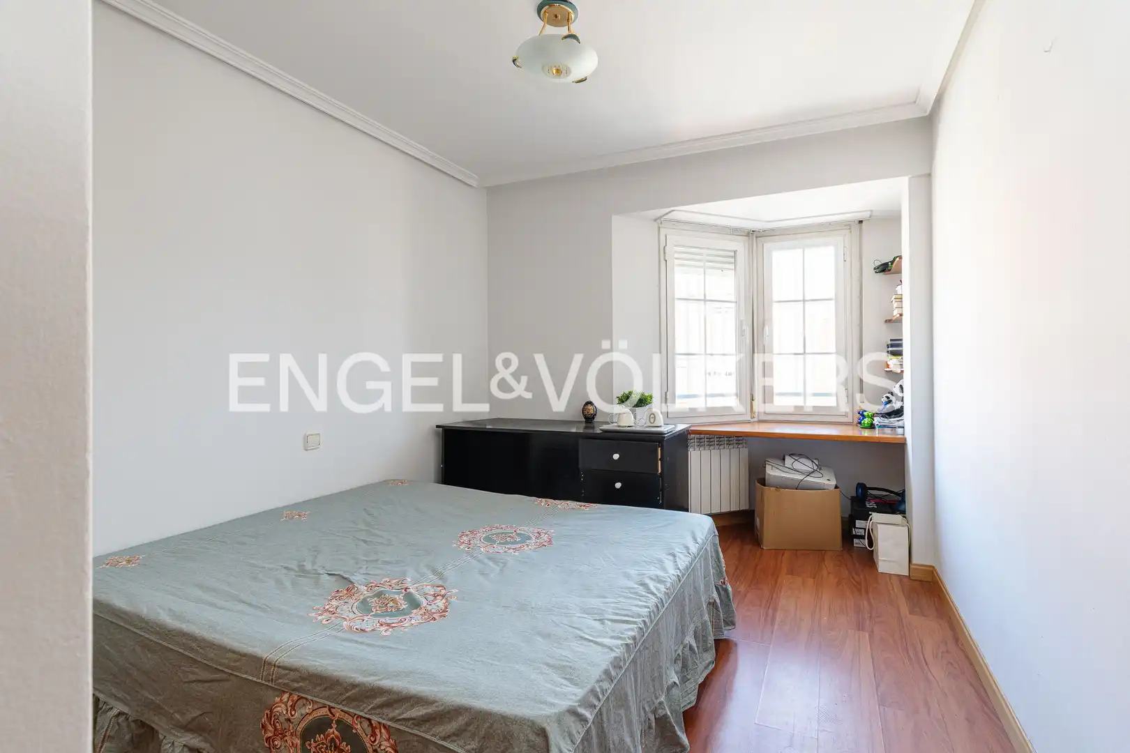 Habitación de Casa adosada en venta en Madrid con Aire acondicionado, Calefacción y Jardín privado