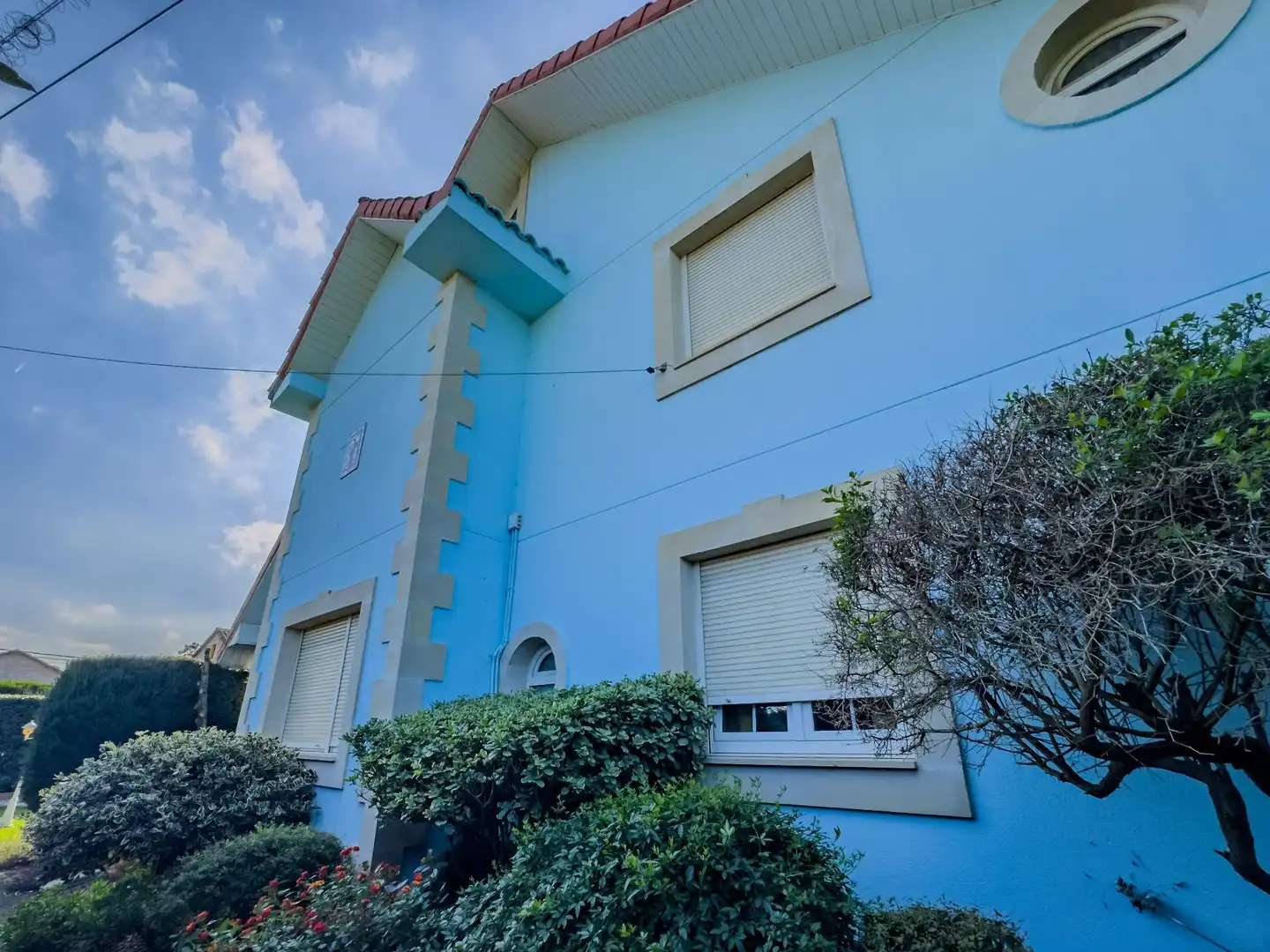 Vista exterior de Casa o xalet en venda en Camargo amb Calefacció, Jardí privat i Piscina