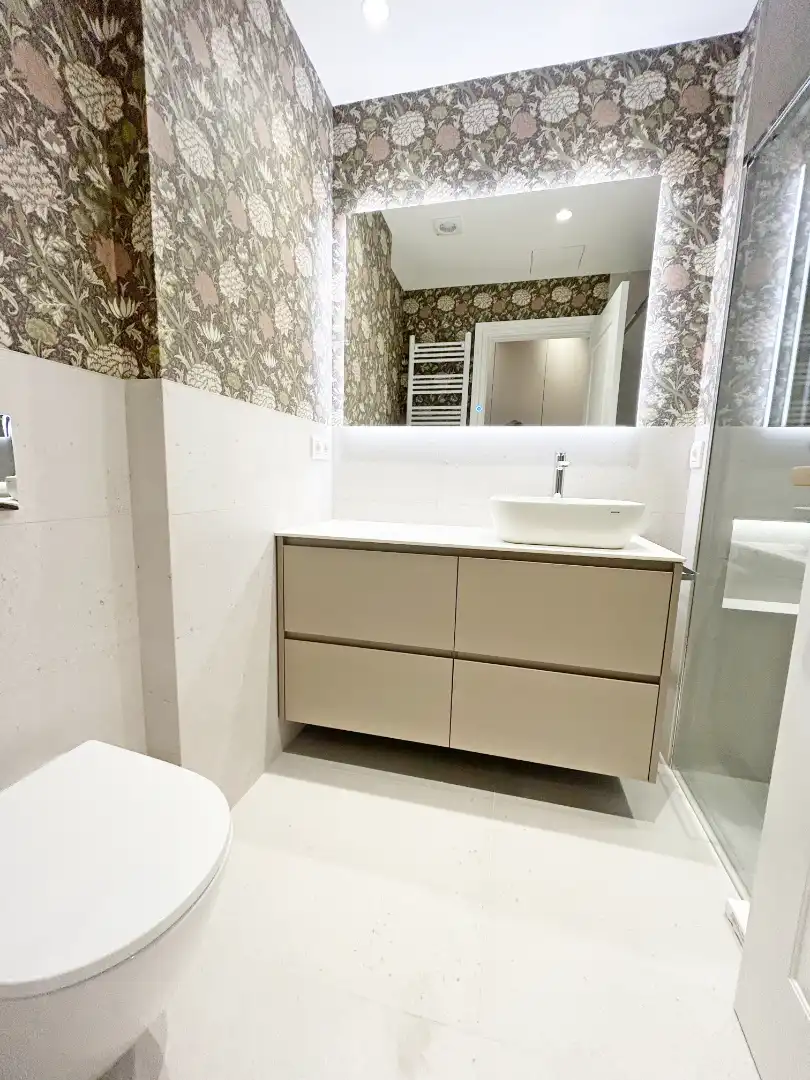 Baño de Piso en venta en Vitoria - Gasteiz con Calefacción, Trastero y Horno