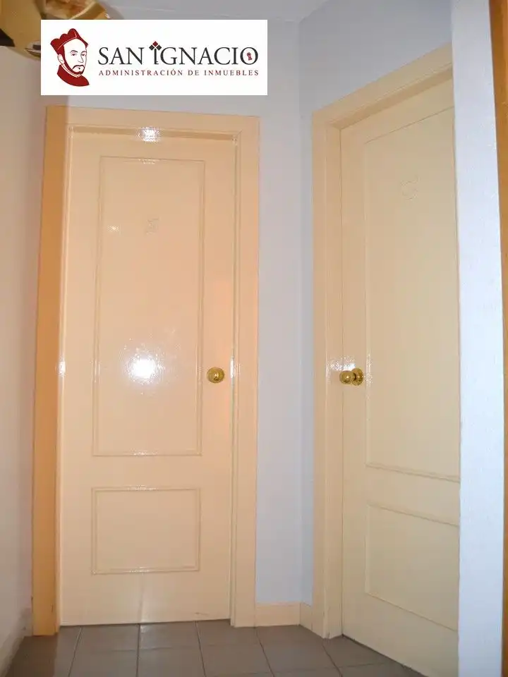 Schlafzimmer von Geschaftsraum zum Verkauf in Trespaderne