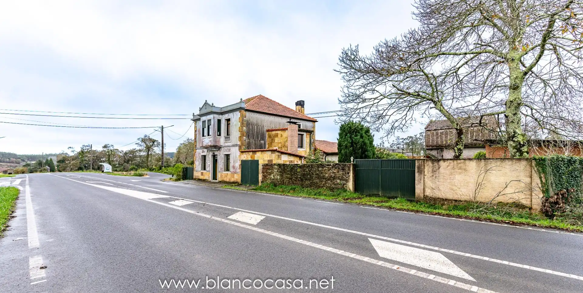 Exterior view of Houses for sale in Coristanco  with Private garden, Storage room and Furnished