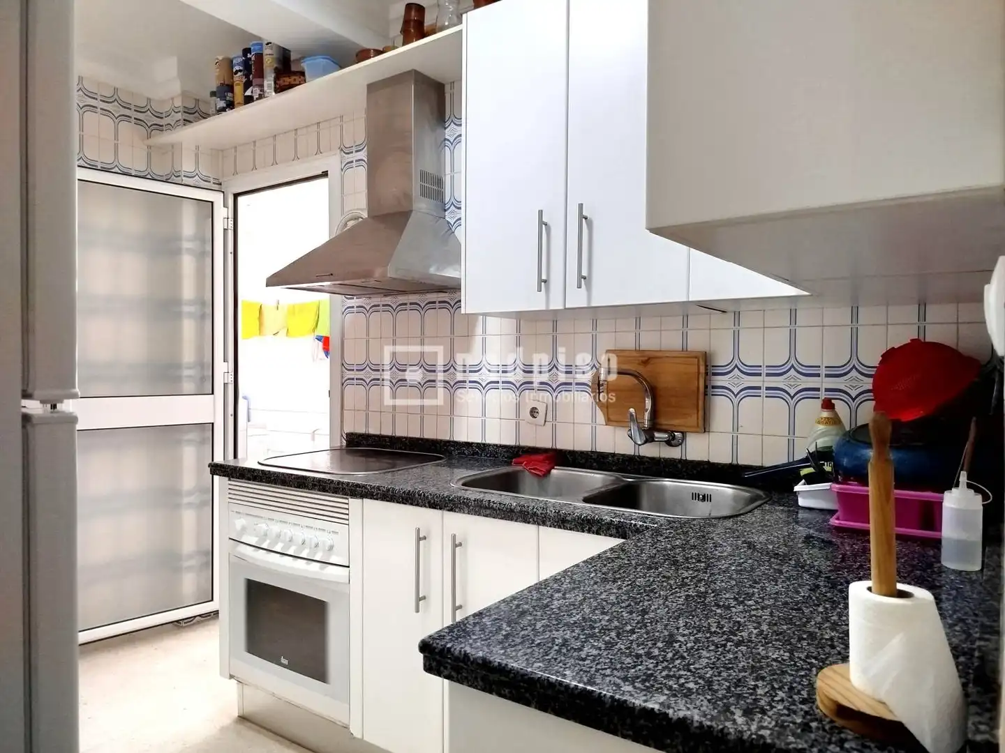 Kitchen of Flat for rent in Sevilla  with Air Conditioner, Private garden and Terrace