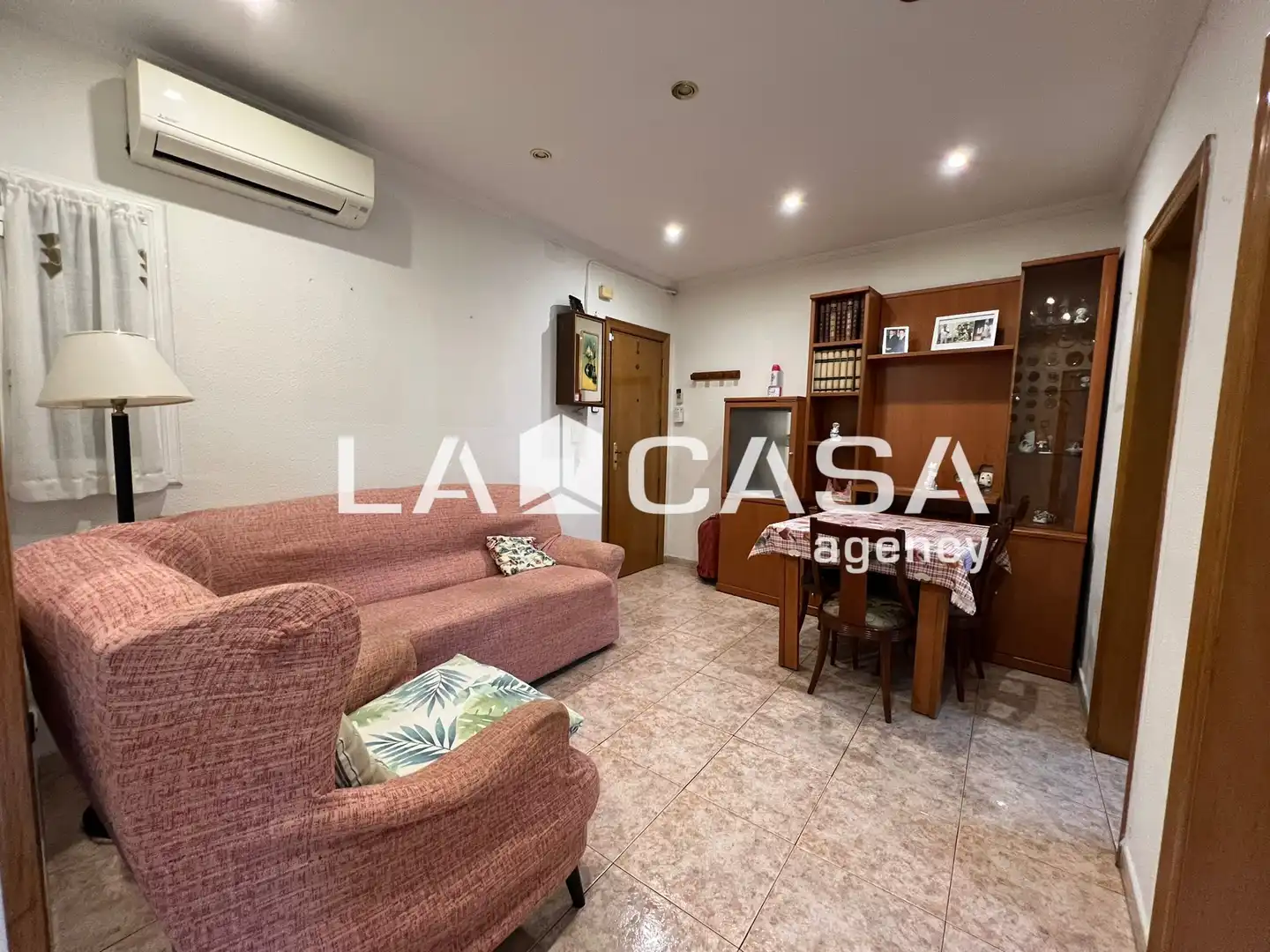 Flat for sale in  Barcelona Capital  with Storage room
