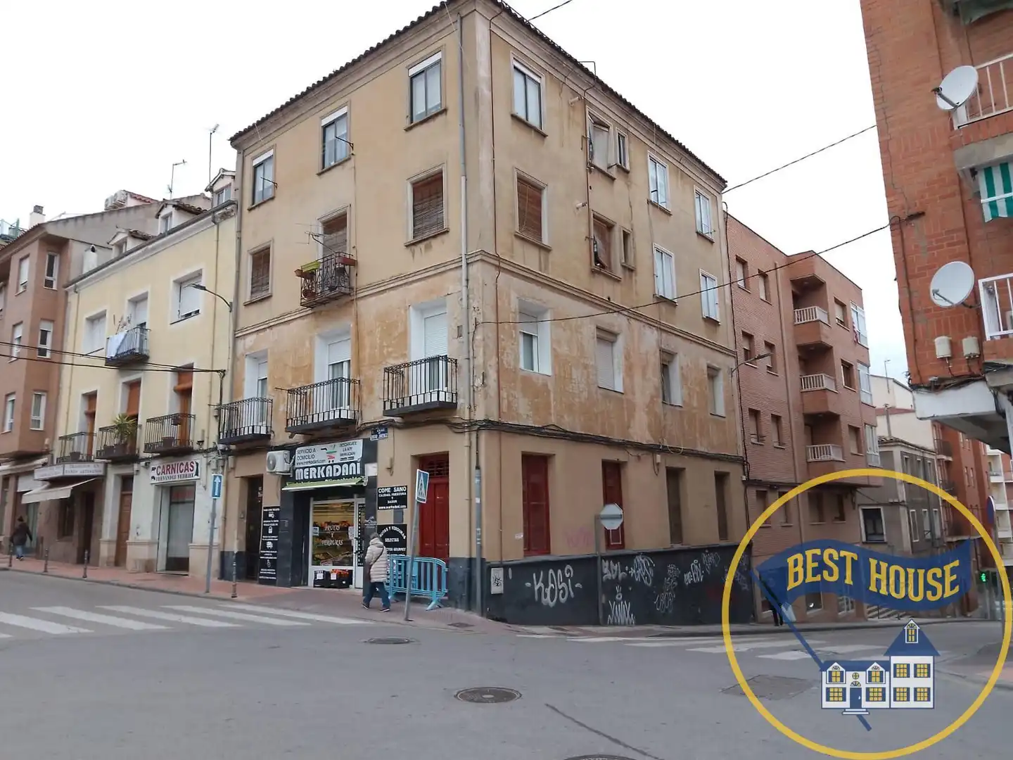 Vista exterior de Local en venta en Cuenca