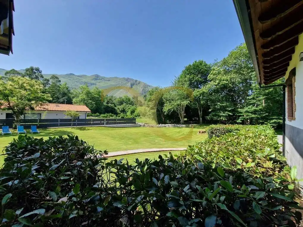 Jardí de Casa o xalet en venda en Llanes amb Calefacció, Jardí privat i Terrassa