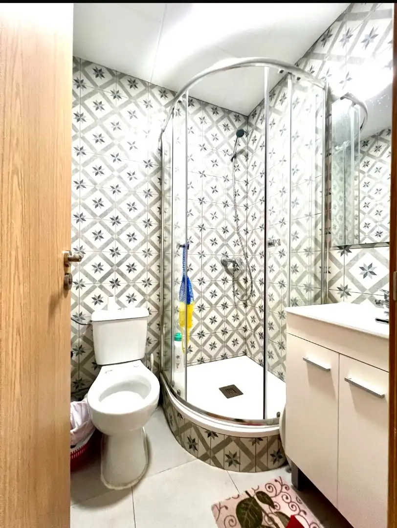 Baño de Piso para compartir en Canals, Valencia