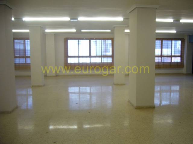 Local comercial en Venta en Buñol