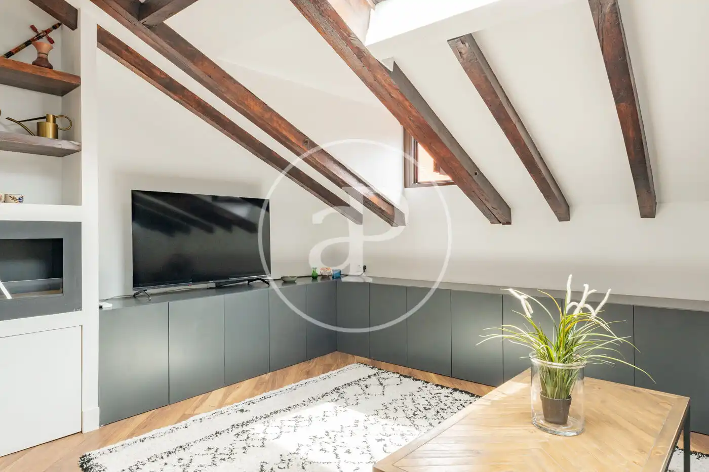 Wohnzimmer von Dachboden zum Verkauf in Madrid mit Klimaanlage, Heizung und Abstellraum