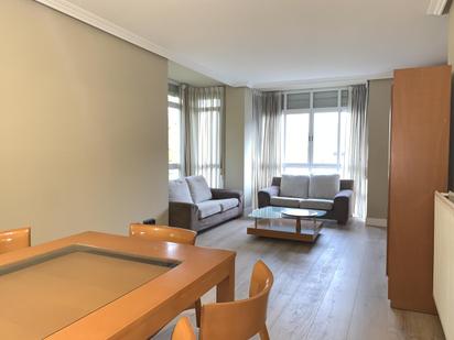 Living room of Flat to rent in  Madrid Capital  with Air Conditioner, Heating and Storage room