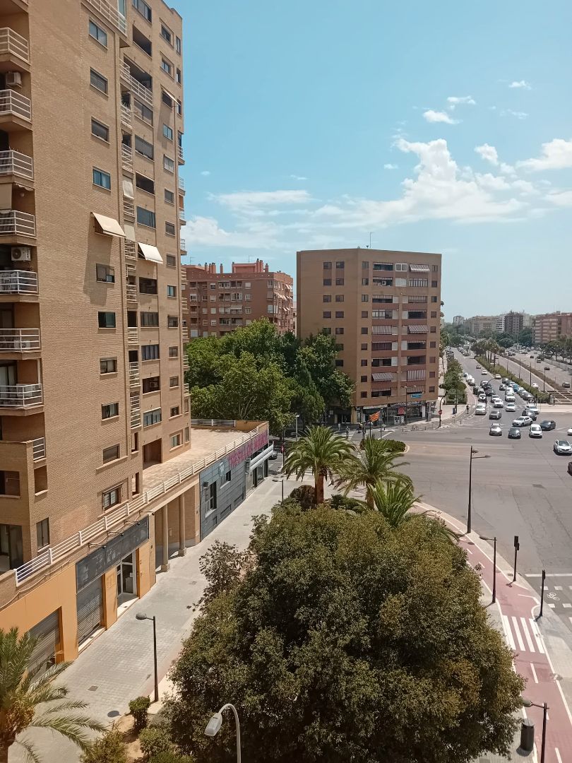 Flat to rent in Carrer de Josep Bea i Izquierdo, 3, Barrio de Benicalap