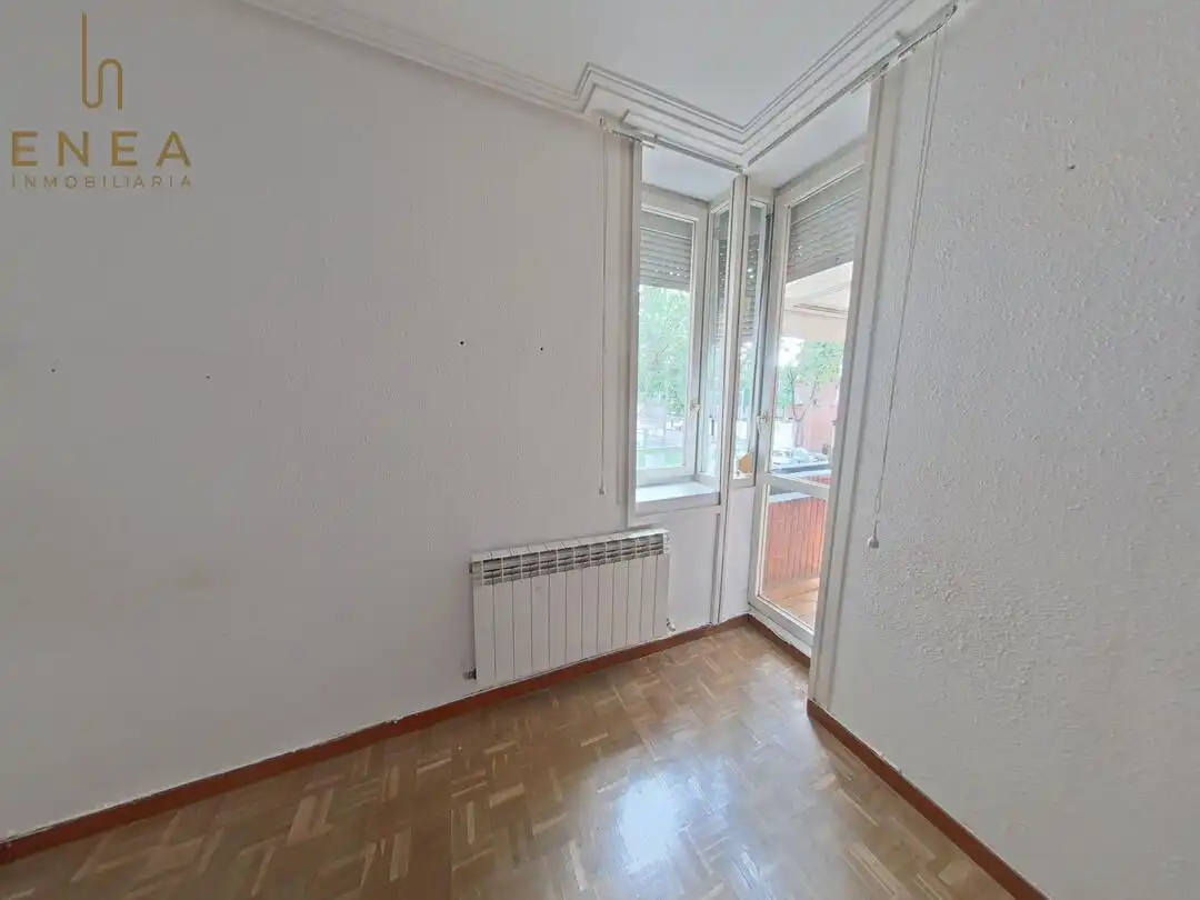 Schlafzimmer von Wohnung zum Verkauf in Vitoria - Gasteiz mit Heizung, Terrasse und Abstellraum
