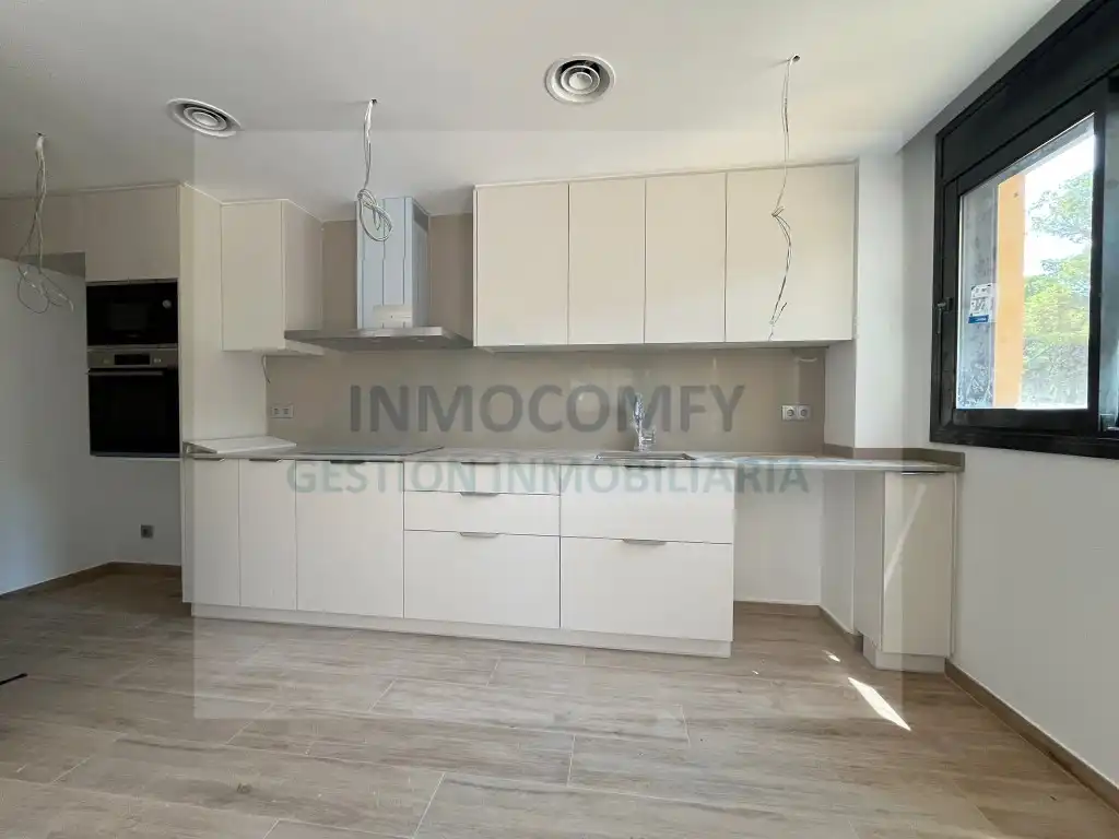 Piso con ascensor en venta en Calle De La Torre Mora 33, imagen 4