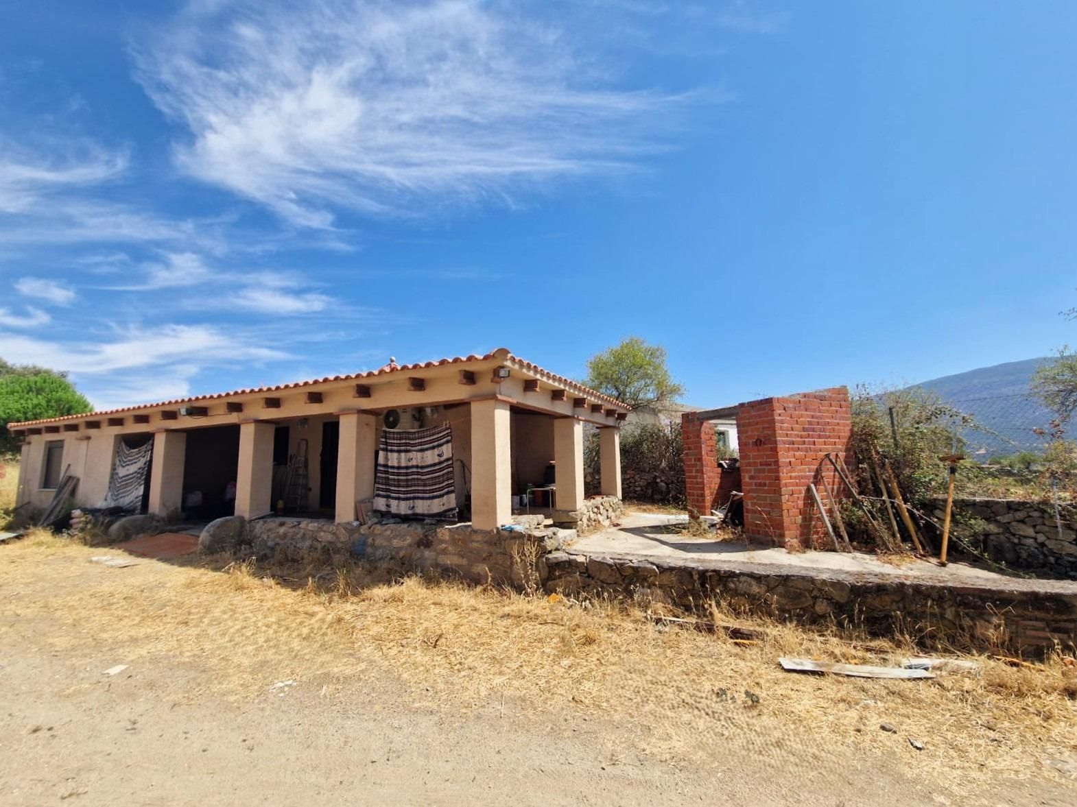 Exterior view of House or chalet for sale in Oliva de Plasencia  with Air Conditioner