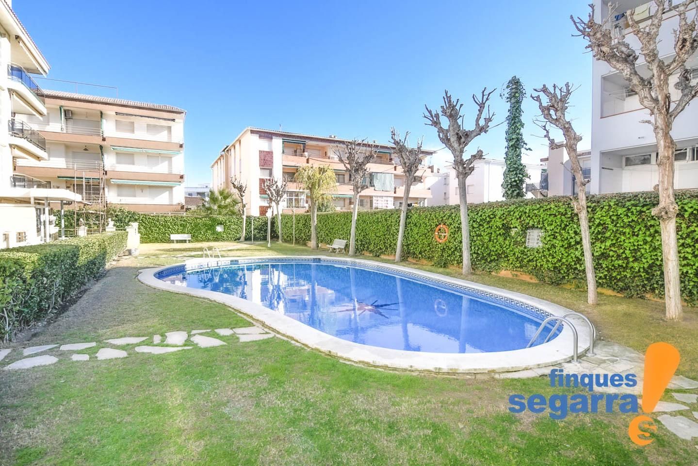 Schwimmbecken von Erdgeschoss zum Verkauf in El Vendrell mit Klimaanlage, Terrasse und Gemeinschaftspool