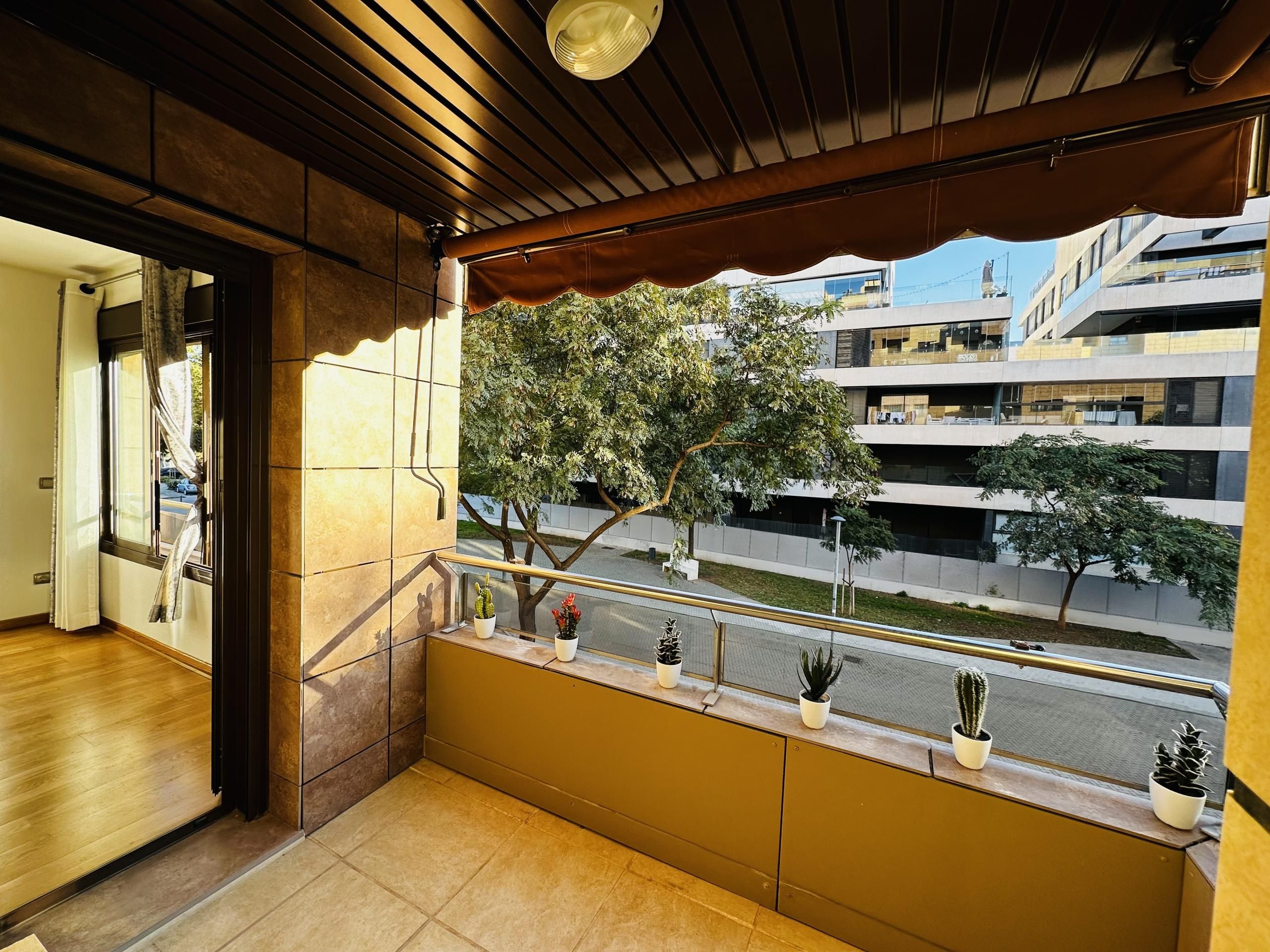 Vista exterior de Apartament de lloguer en Málaga Capital amb Aire condicionat, Jardí privat i Traster