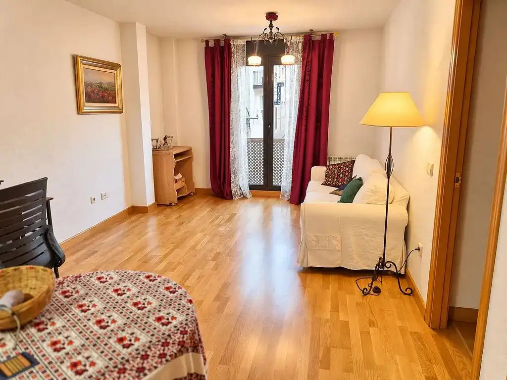 Sala de estar de Piso en venta en San Lorenzo de El Escorial con Calefacción