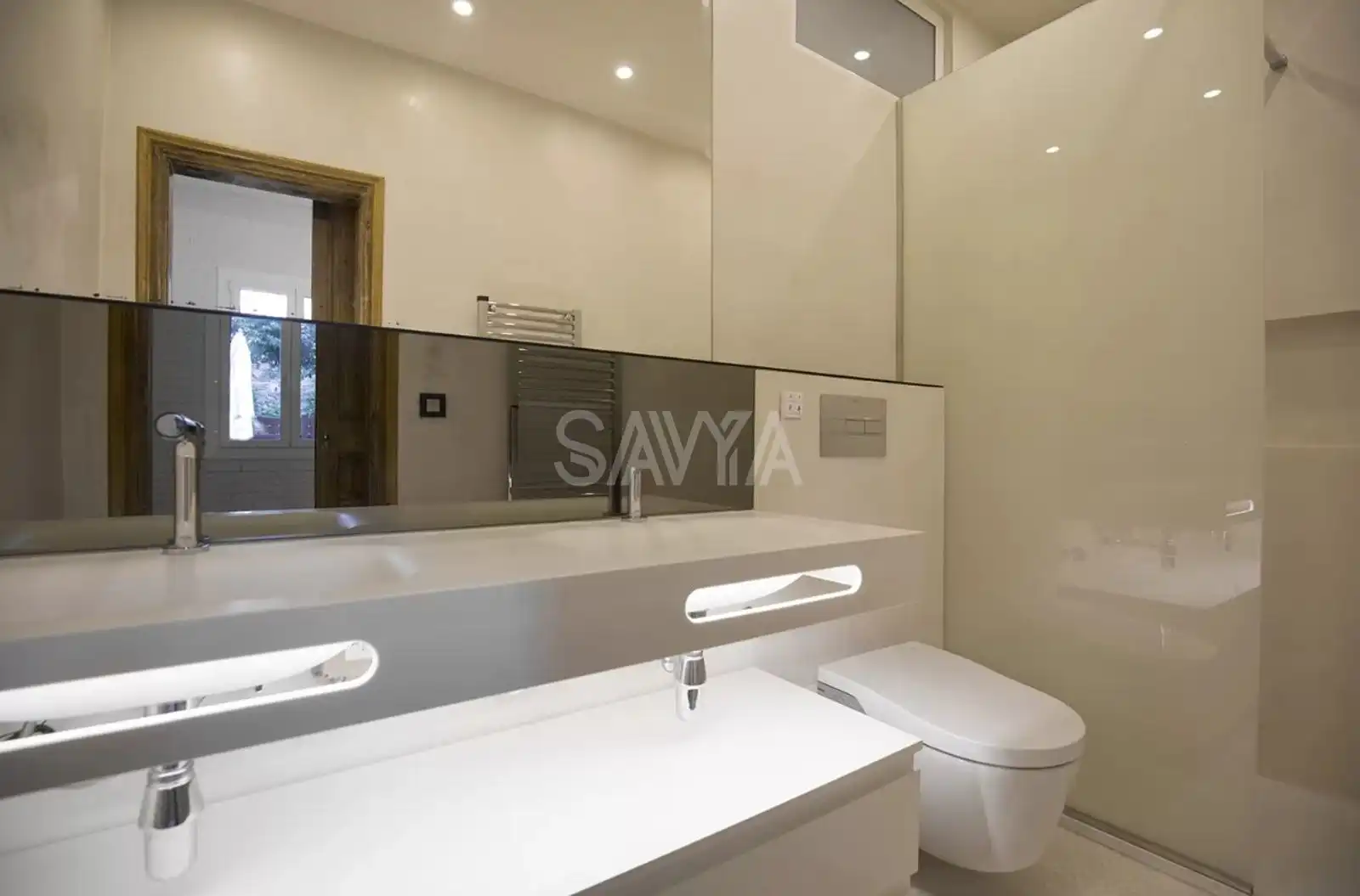 Baño de Piso de alquiler en Población de Arroyo con Piscina