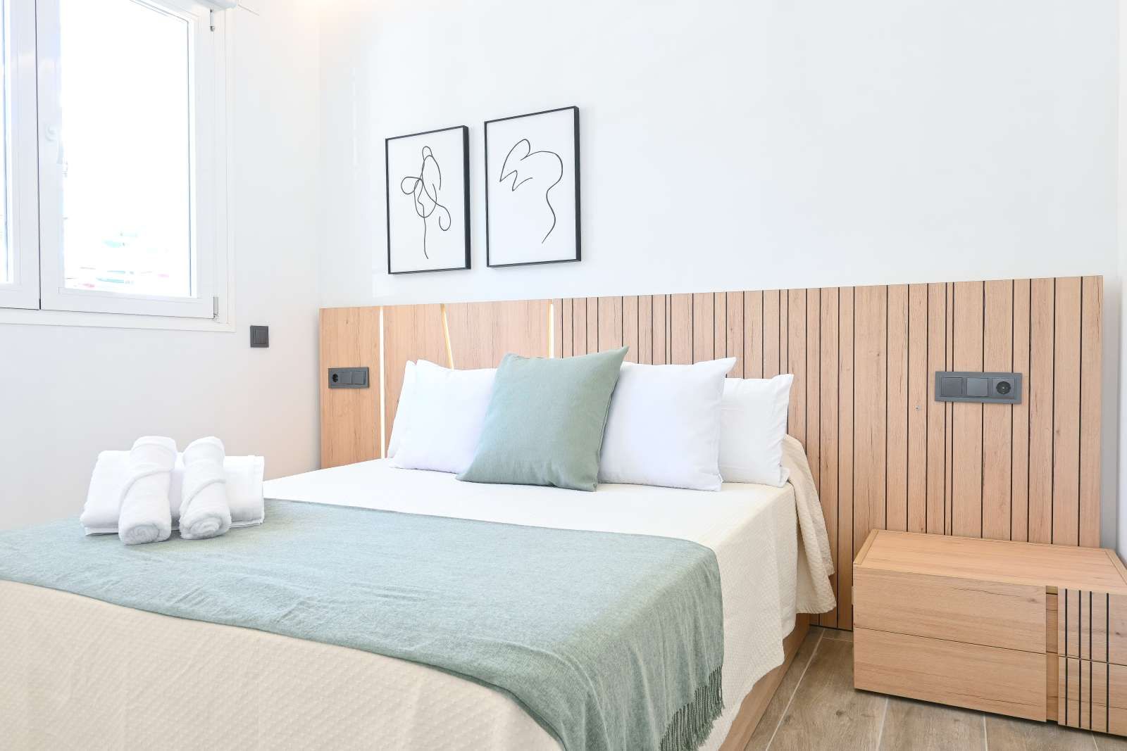 Bedroom of Apartment to share in  Madrid Capital  with Air Conditioner and Terrace