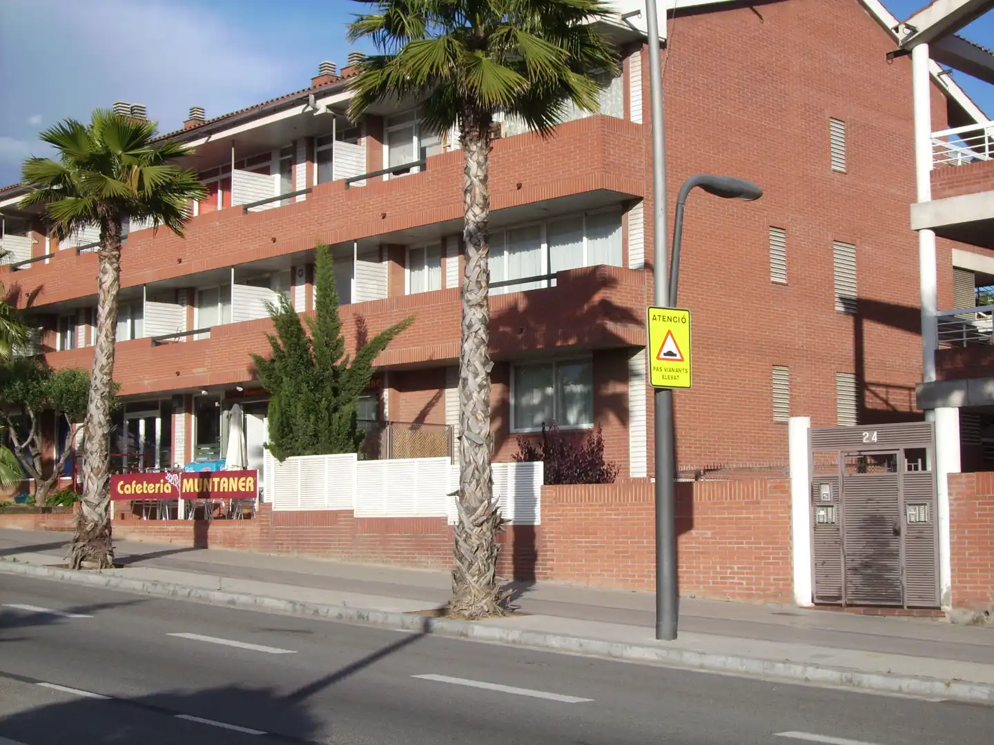 Dúplex de alquiler en Carrer de la Creu d'en Muntaner, Centre