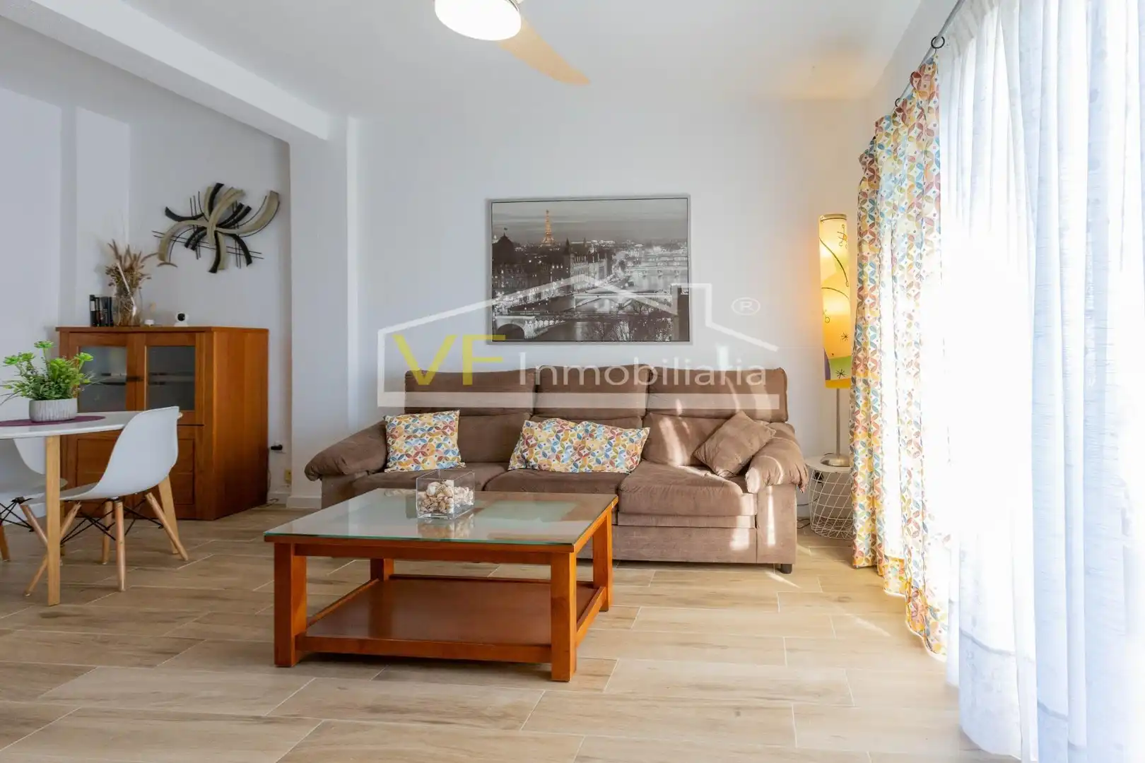 Sala d'estar de Apartament en venda en Torremolinos amb Jardí privat, Terrassa i Piscina comunitària