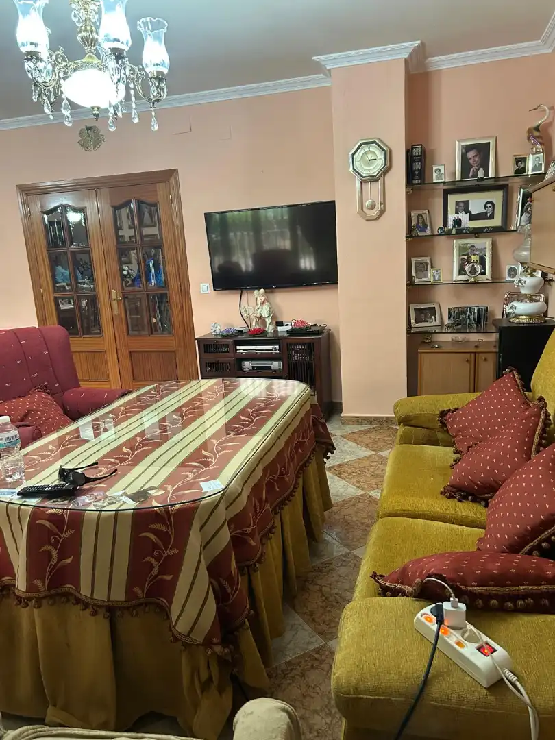 Sala de estar de Casa o chalet en venta en Jaén con Aire acondicionado, Calefacción y Jardín privado