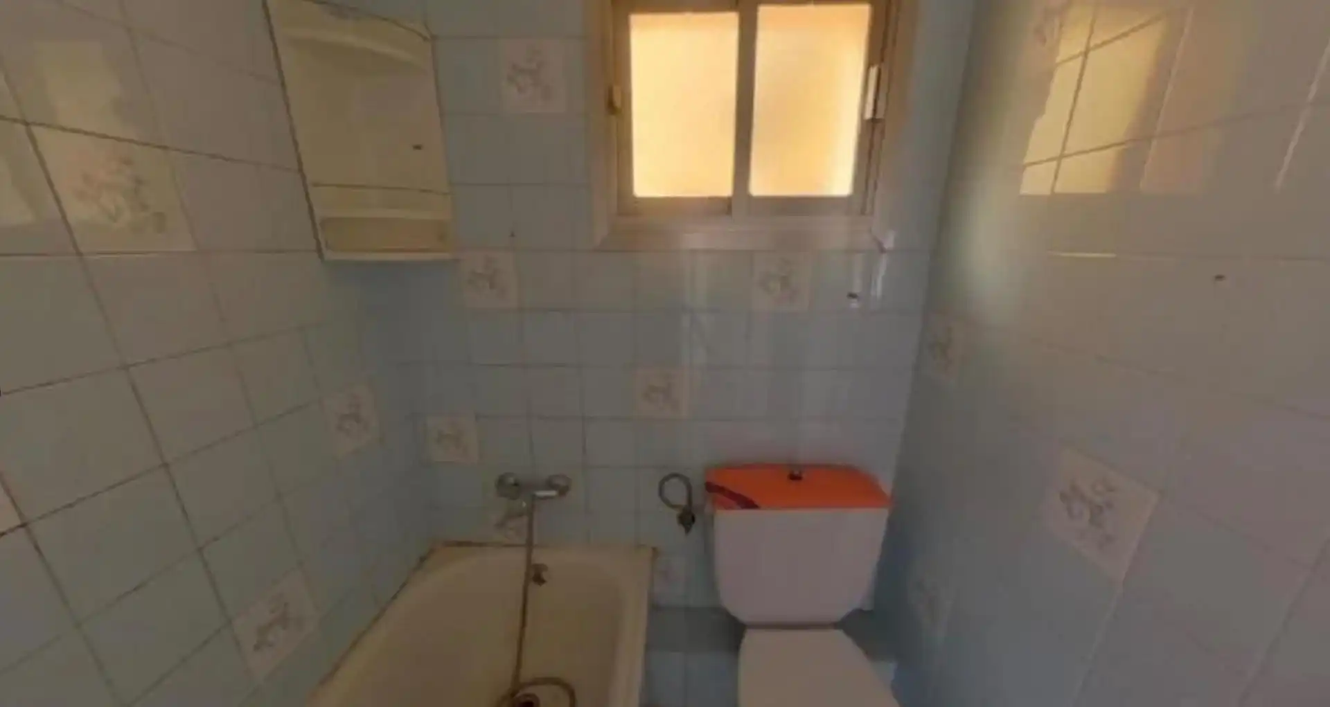 Bathroom of Flat for sale in Badalona