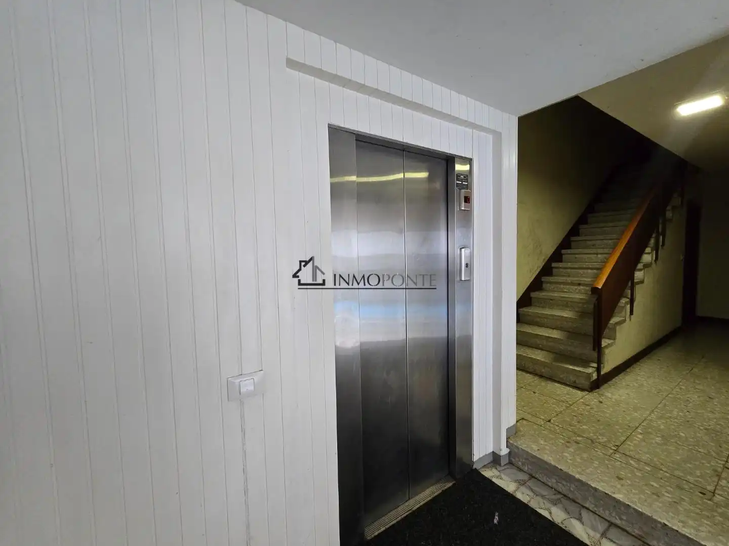 Wohnung zum Verkauf in Pontevedra Capital  mit Heizung, Parkett und Terrasse