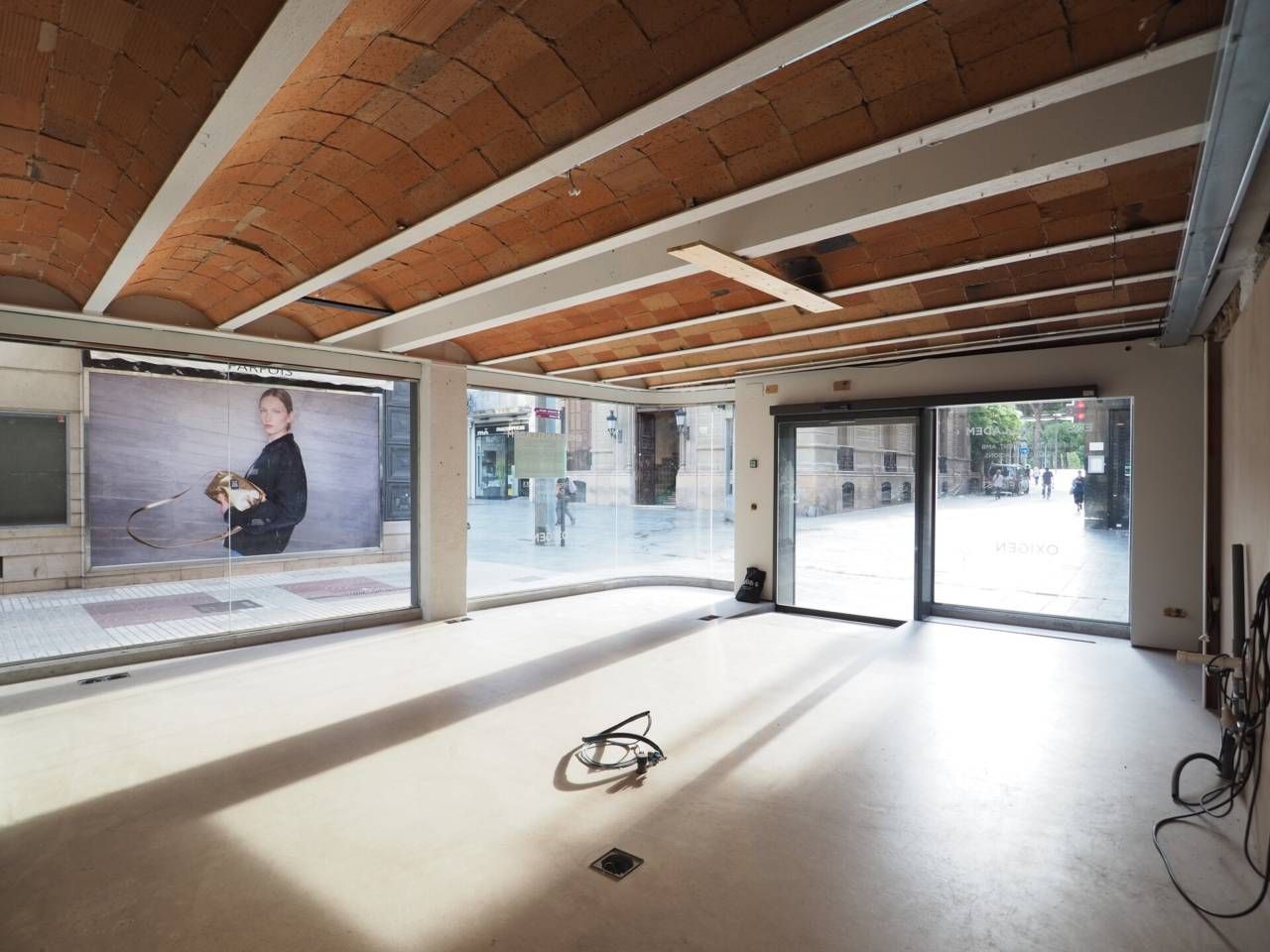 Local de alquiler en Anselm Clavè, Centre