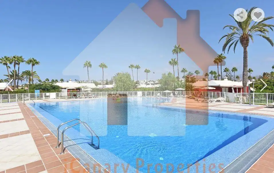 Piscina de Casa adosada de alquiler en San Bartolomé de Tirajana con Aire acondicionado, Jardín privado y Terraza