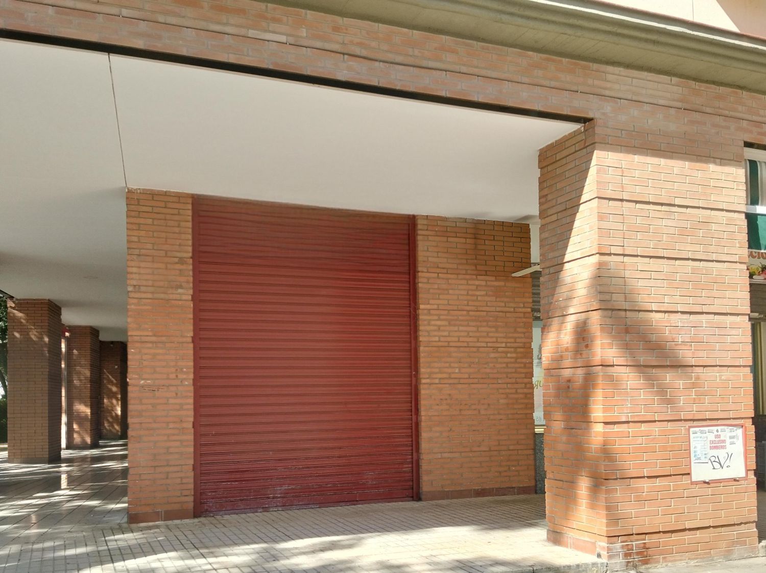 Exterior view of Premises for sale in  Sevilla Capital