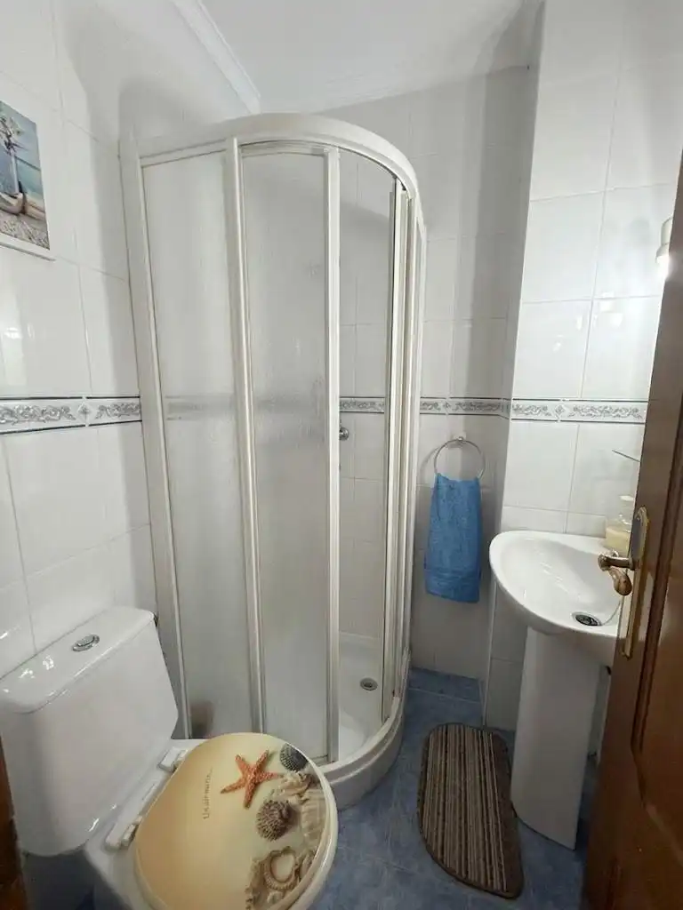 Bathroom of Flat for sale in Málaga  with Air Conditioner, Heating and Terrace