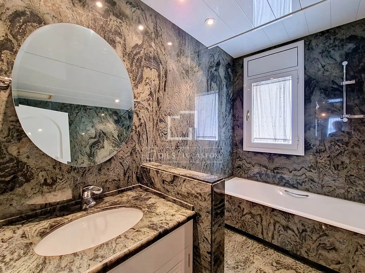 Bathroom of Houses for sale in Calafell  with Air Conditioner, Heating and Private garden