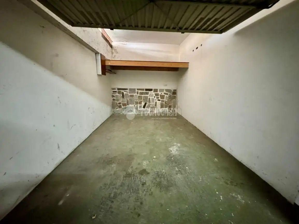 Garaje en venta en El Astillero  