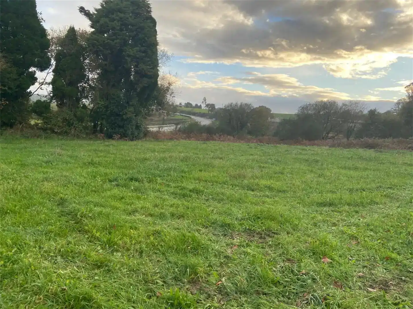 Residencial en venda en Pol