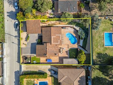 Villa avec piscine à vendre à Sils
