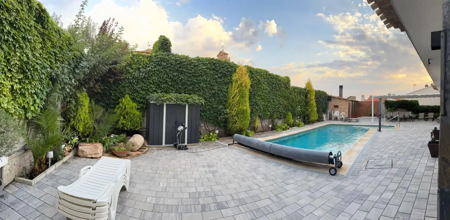 Swimming pool of Houses for sale in Hontecillas  with Air Conditioner, Private garden and Terrace