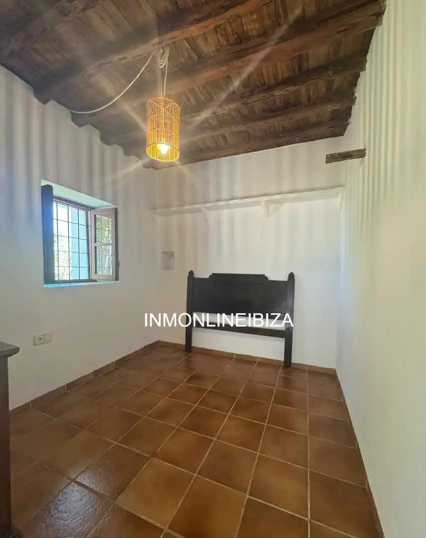 Haus oder Chalet zur Miete in Sant Joan de Labritja mit Privatgarten, Terrasse und Schwimmbad