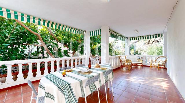 Casa-chalet en Venta en Corinto - Almarda