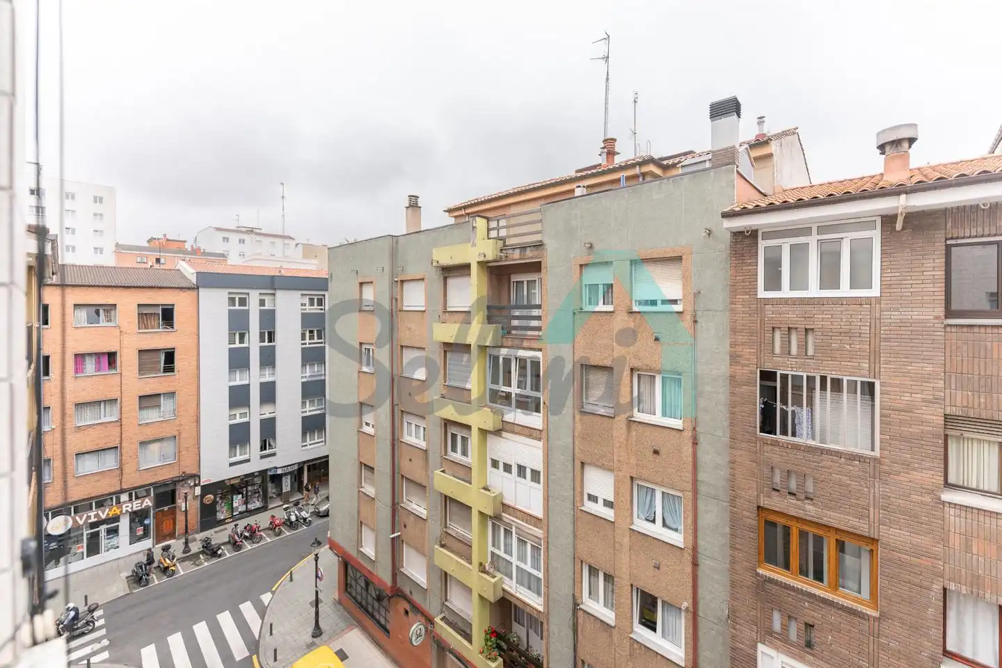Vista exterior de Piso de alquiler en Gijón  con Calefacción, Parquet y Amueblado