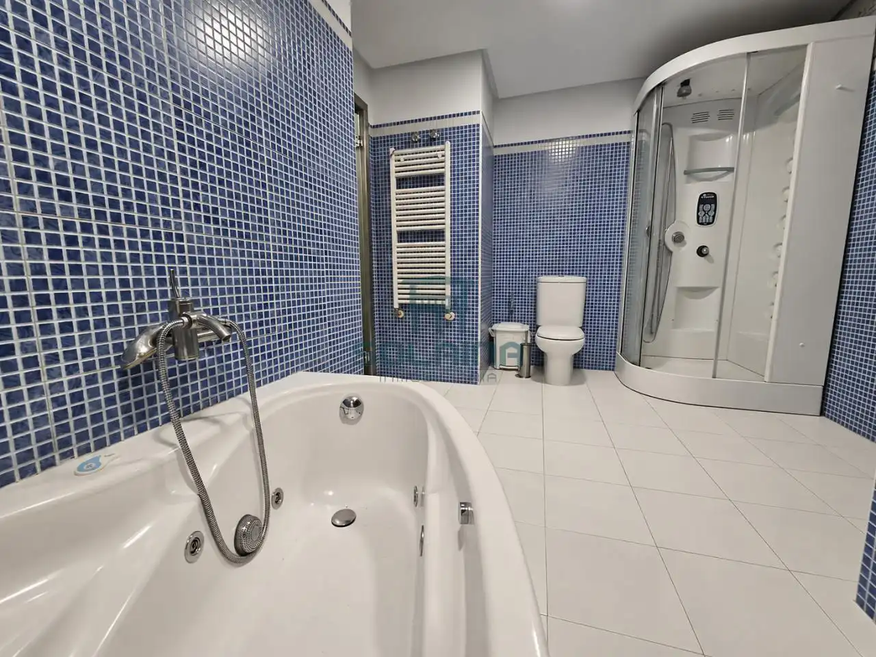 Bathroom of Duplexes for sale in Ourense Capital   with Air Conditioner and Heating