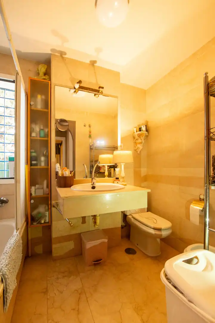 Bany de Apartament en venda en Marbella amb Terrassa