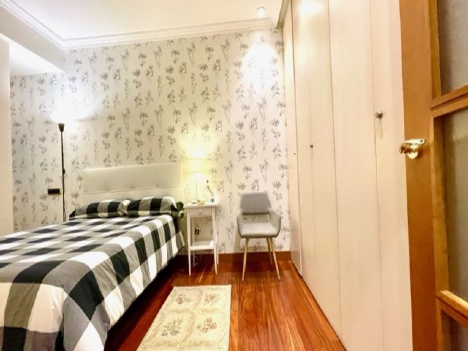 Flat to share in Sabino Arana - Jesuitas