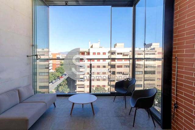 Ático en Venta en Imperio Argentina en Martín Carpena - Torre del Río
