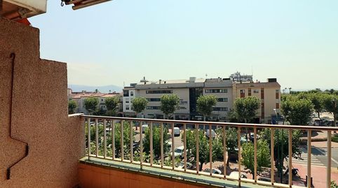 Foto 2 de Piso en venta en Carrer P. Tipic/av. F.de Climent, Moxó - Sant Mori, Empuriabrava