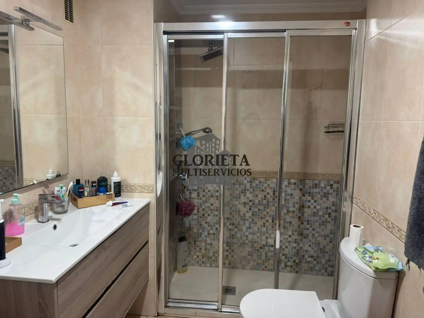 Baño de Piso en venta en Vigo  con Calefacción y Trastero